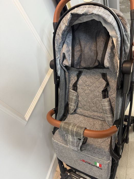 Продаю прогулочную коляску Skillmax