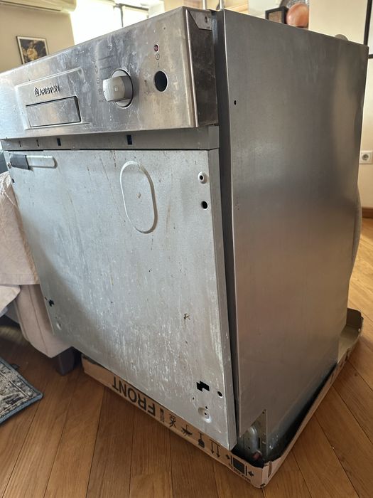 Б/у посудомойка Ariston