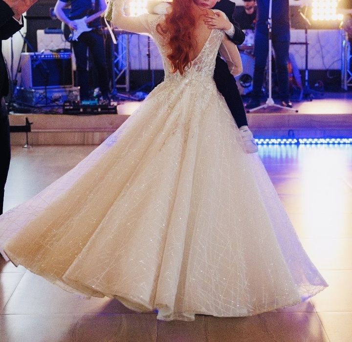 Rochie de mireasă de vânzare – Eleganță și rafinament