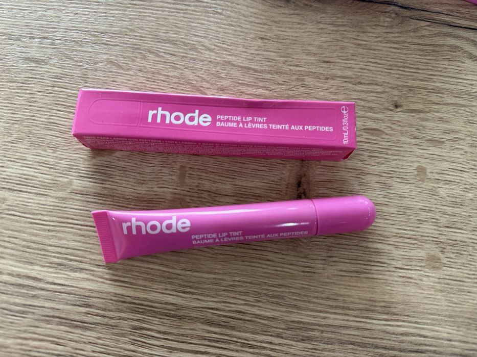 Rhode Lip Case + Peptide Lip Tint за 17pro max