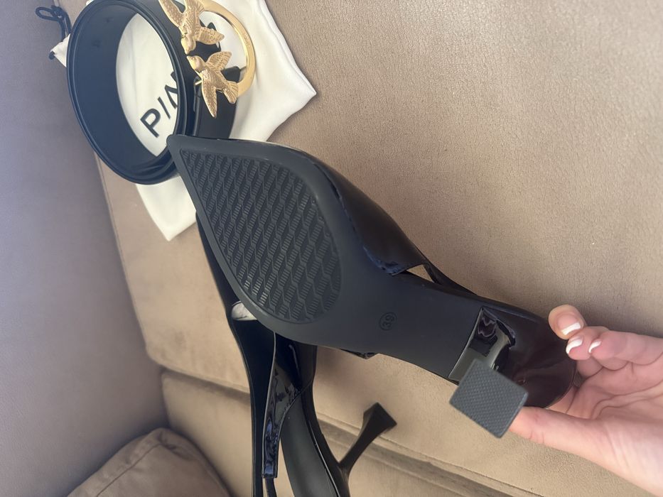 Обувки на ток / Колан Pinko