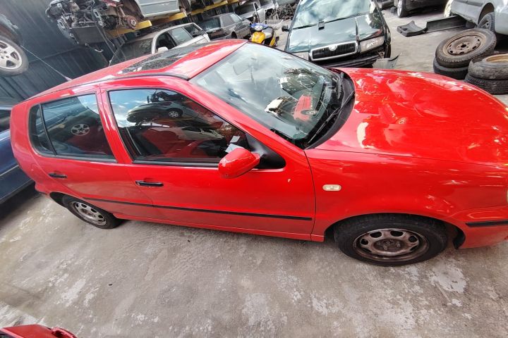 Bara fata Volkswagen VW Polo 2000 1.4 MT (60 hp)