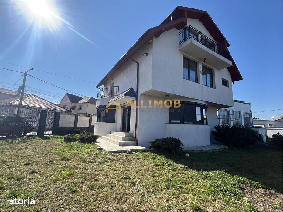 Eleganta la malul lacului- Vila premium cu ponton privat.