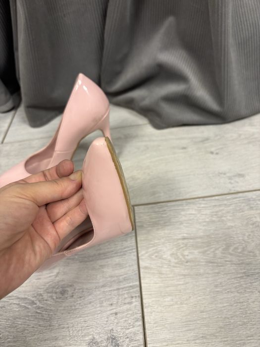 Женские розовые туфли