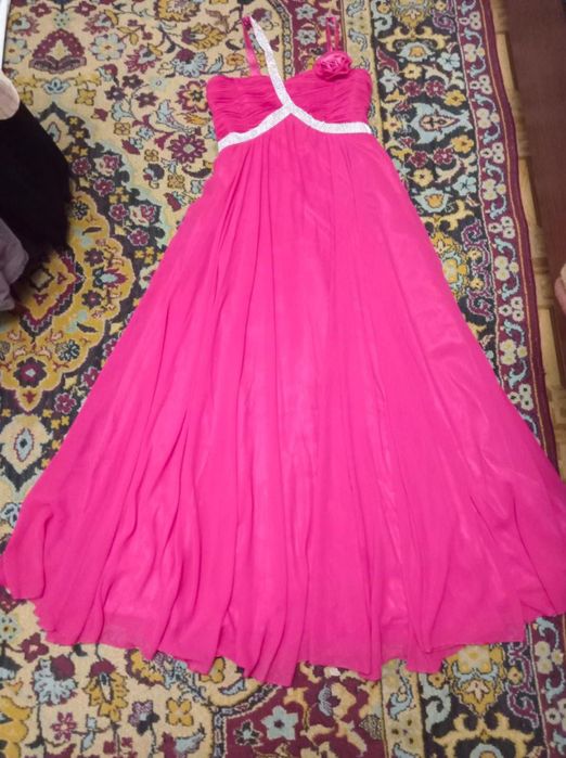 Нарядное платье 42 размера