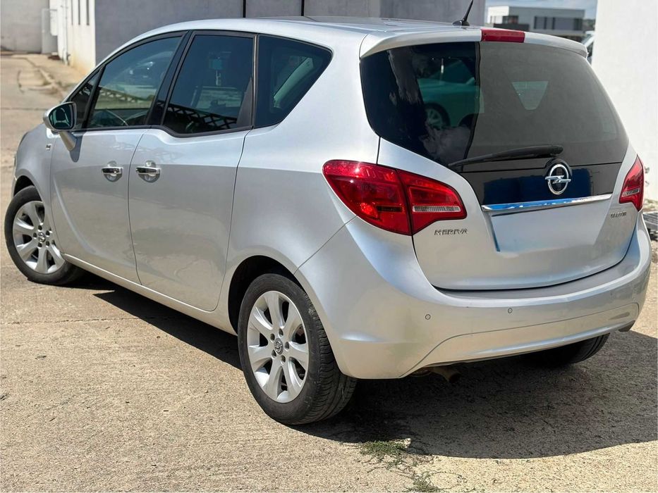 Vând Opel Meriva 1,7 CDTI 101 cp 2011 Automat 148 mii km reali
