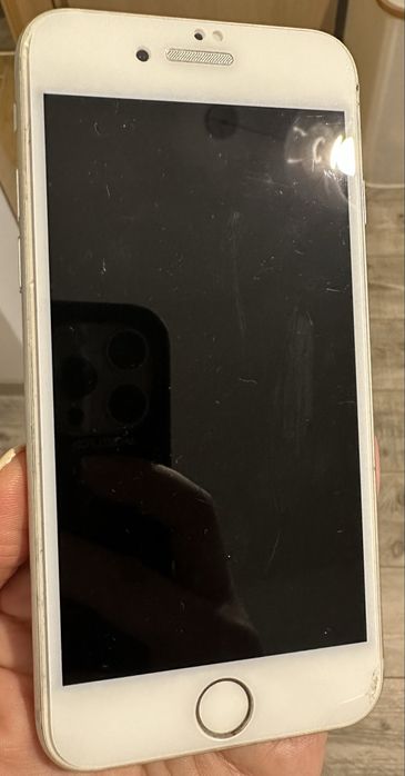 Apple iPhone 8 отлично състояние