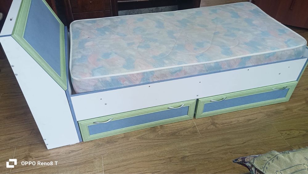 Продам кровать детскую