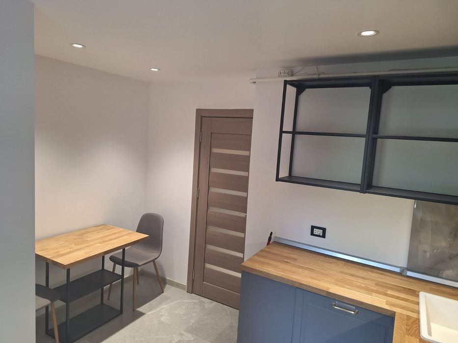 Inchiriez garsoniera 1 mai Ciuperca