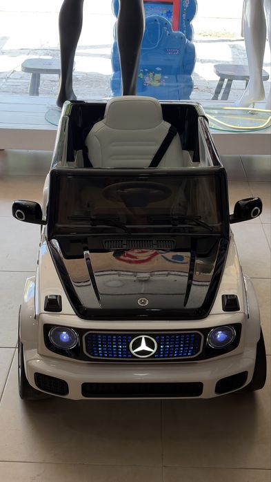 Акумулаторен джип Mercedes-Benz Concept EQG 12V с меки гуми и кожена седалка