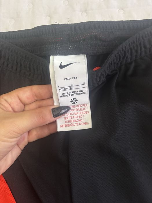 Чисто нов комплект на Niki в тъмно синьо