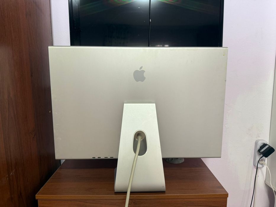 Apple Cinema Display 30 диогональ очень редкая модель .