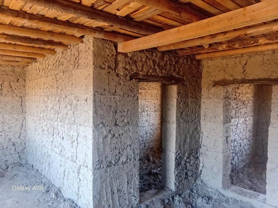 Uy joy sotiladi kadastir bor