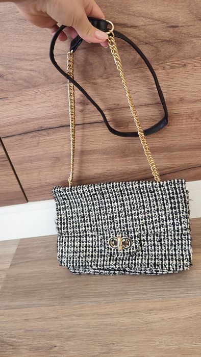 Малка чантичка през рамо