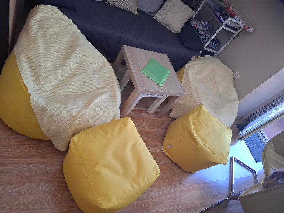 Барбаробни / Пуфове с табуретки, като нови!