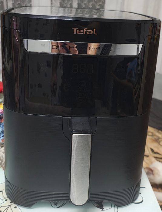 Friteuza cu aer cald Tefal