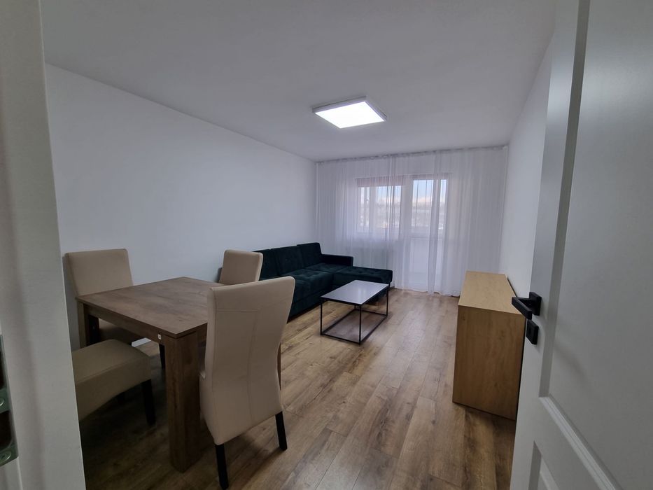 Apartament 3 camere de închiriat