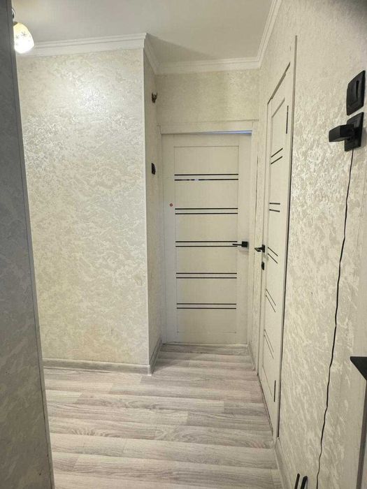 Продам 3х комн кв 11мкр кирпичный дом