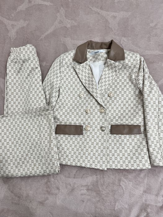 Брючный костюм для девочки