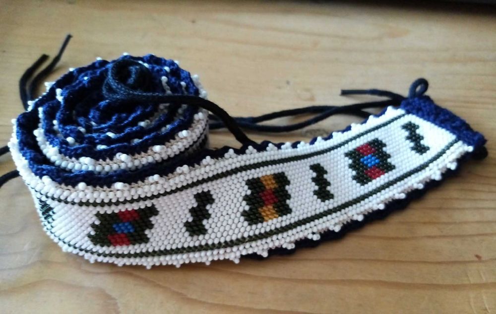 Колани с мъниста