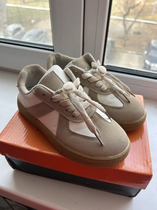 Продам кеды для девочки