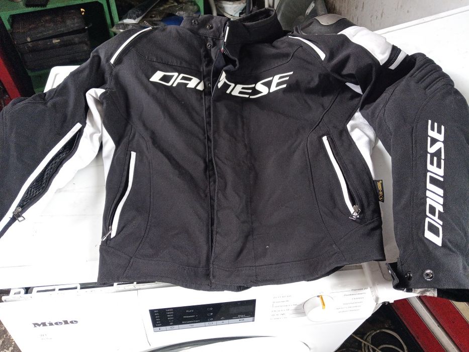 Vând geaca moto Dainese