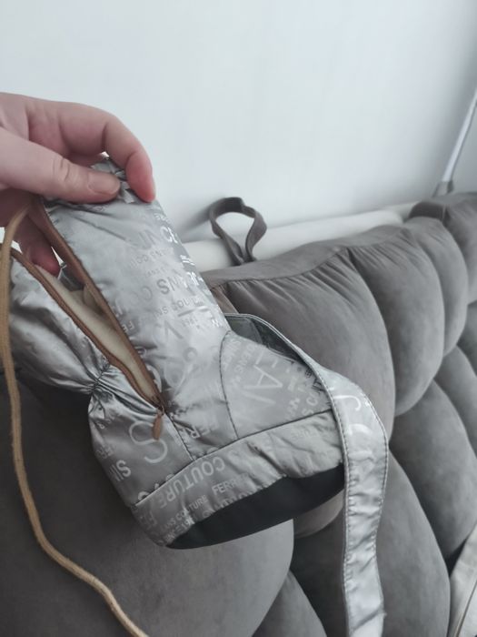 Продам зимние сапожки для малыша.