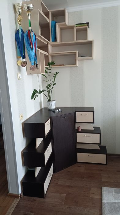 Полка-стенка угловая