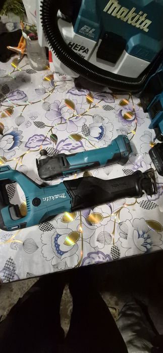 Makita aspiratoare 18 v-36v si fierastrau
