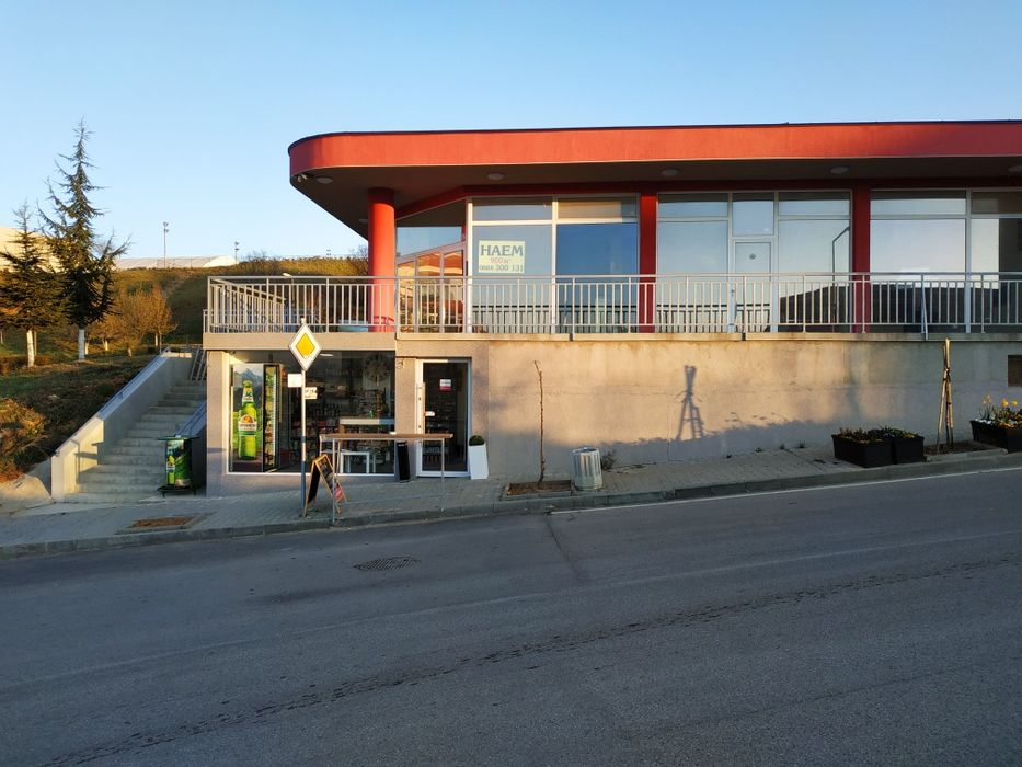 Дава се под наем Гараж / Паркомясто в Благоевград, Освобождение - 900 кв.м за 2397 € - Снимка #9