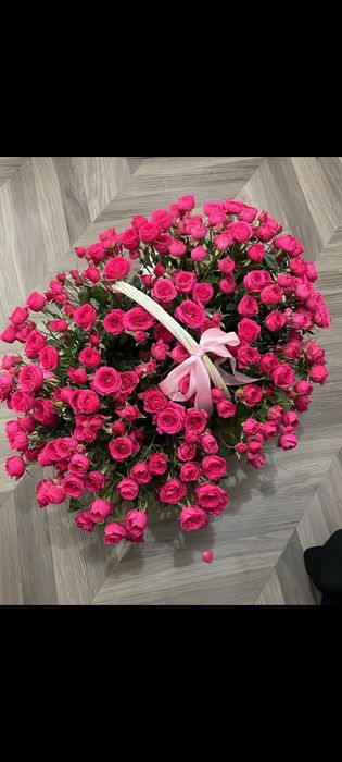 Розы больше в карзине