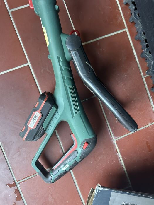 Trimmer Gazon pe acomulator 20V
