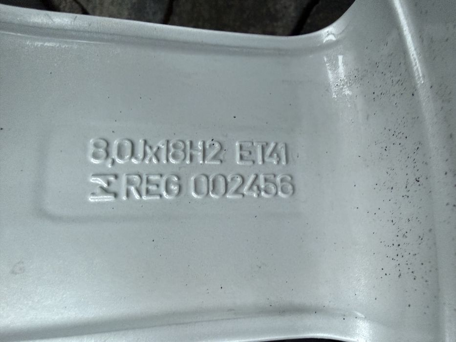 audi a4 2017г  Оригинални летни гуми 18 цола 225/50/18 - 350€