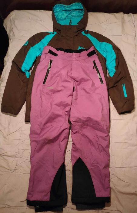 Зимен ватиран дамски комплект – яке с качулка и панталон!