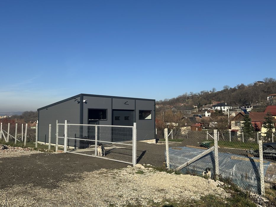 Inchiriez Hala\Depozit + curte