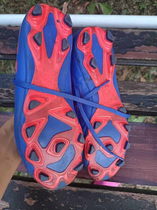 Бутонки за футбол Adidas predator