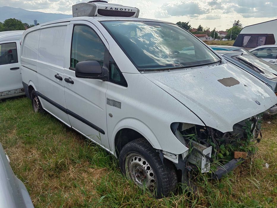 Продавам мерцедес вито на части.