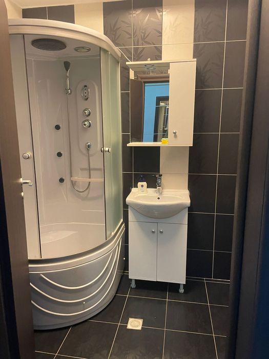 Inchiriez garsoniera Militari Residence cu acces parcare