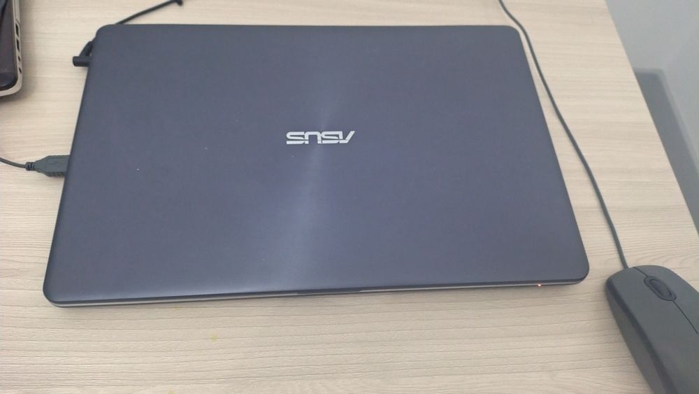 Ноутбук Asus 8гб