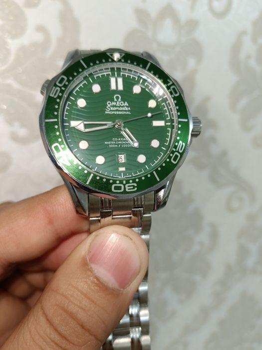 Срочно продам новый мужской часы omega AAA