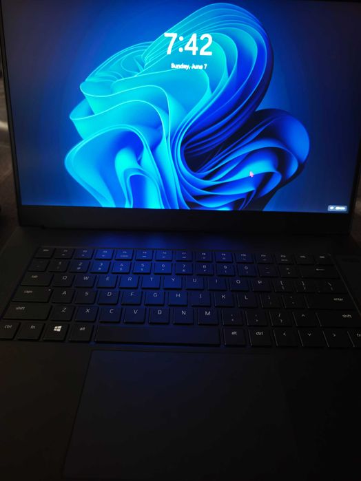 Razer Blade 15 FHD i7-8750H / GTX 1070 / 16 RAM / 512 SSD