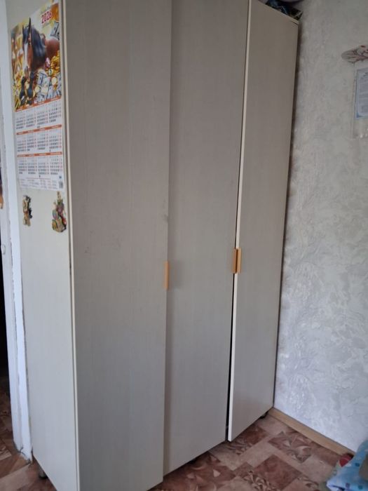 Продам шкаф плательный
