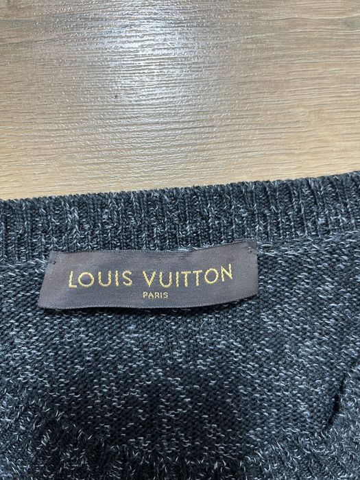 Louis Vuitton оригинален мъжки пуловер размер L