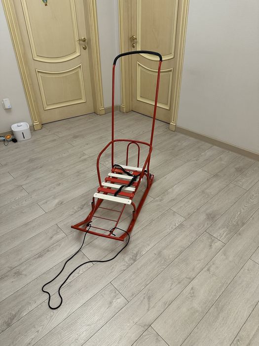 Продам почти новые санки