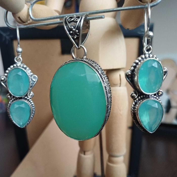 Set cercei și pandantiv din argint cu calcedonia verde, India