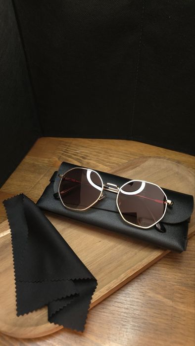 Модерни слънчеви очила