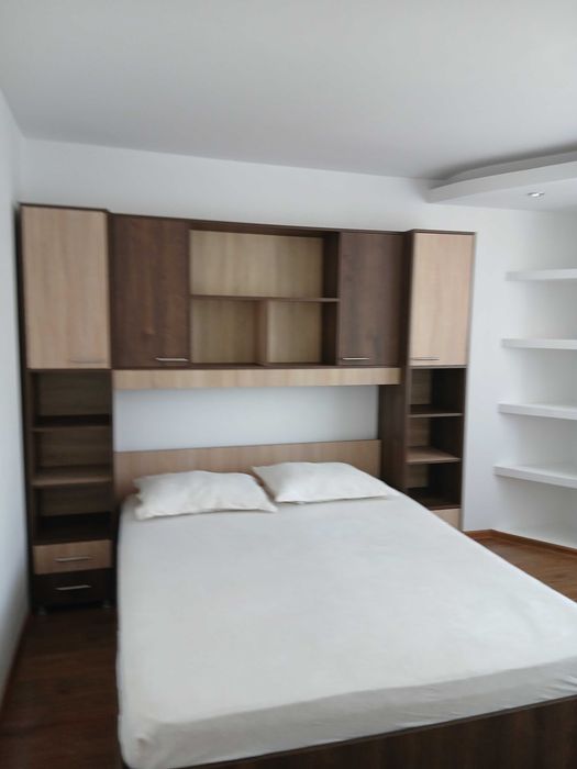 Persoană fizică închiriez apartament cu două camere