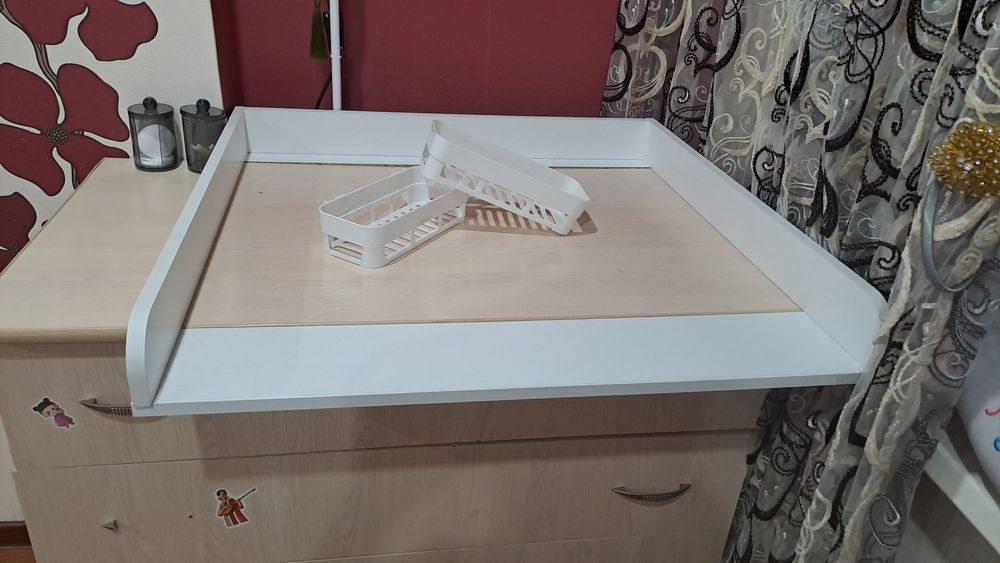 Пеленальный стол