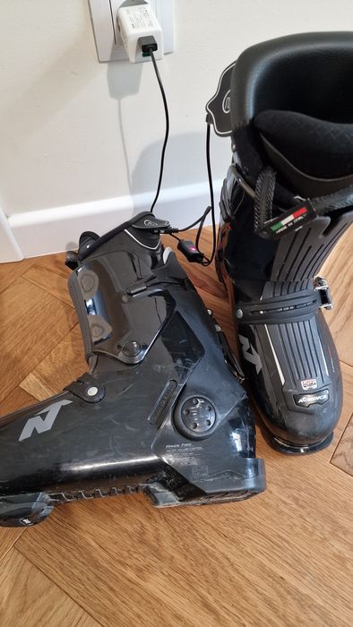 Clăpari ski cu încălzire nr 42/Mondo 270 Nordica HF Elite Heat GW