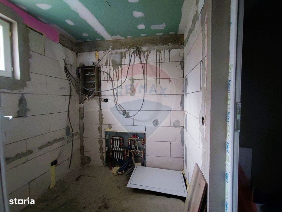 Casă / Vilă cu 3 camere de vânzare în zona Sud